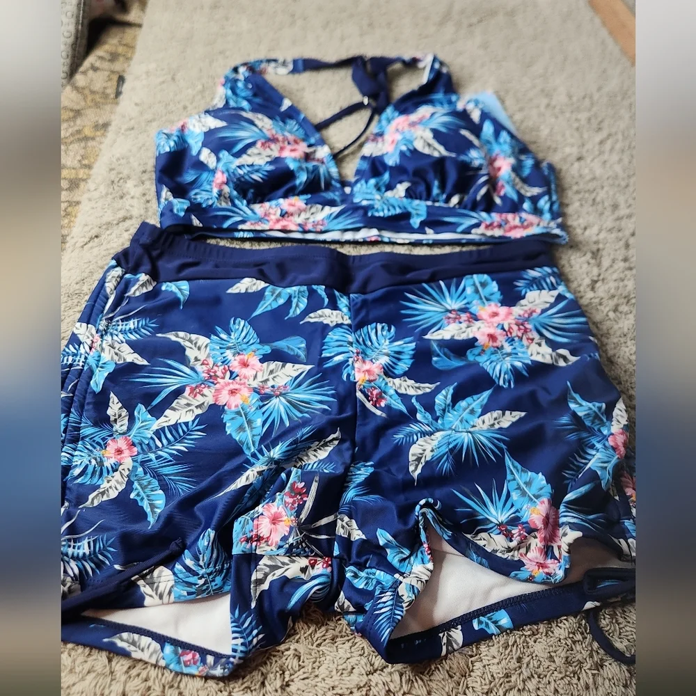 Women's Two Piece Tankini Swim Top With Swim Shorts With Ties - Yonique - L